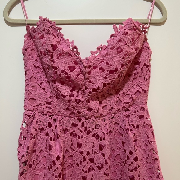 ASTR - Picture 3 of 5